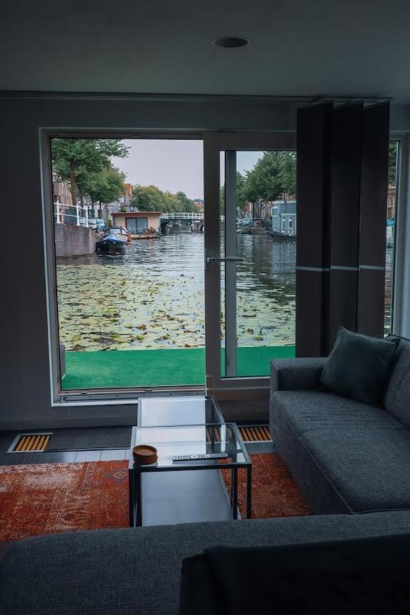 Beautiful Houseboat In The Centre Of Leiden เลเดน ภายนอก รูปภาพ